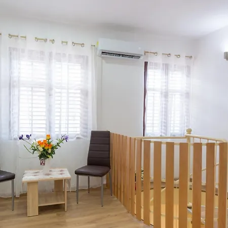 Apartment By The Sea Kastel Stari, - 15894 *